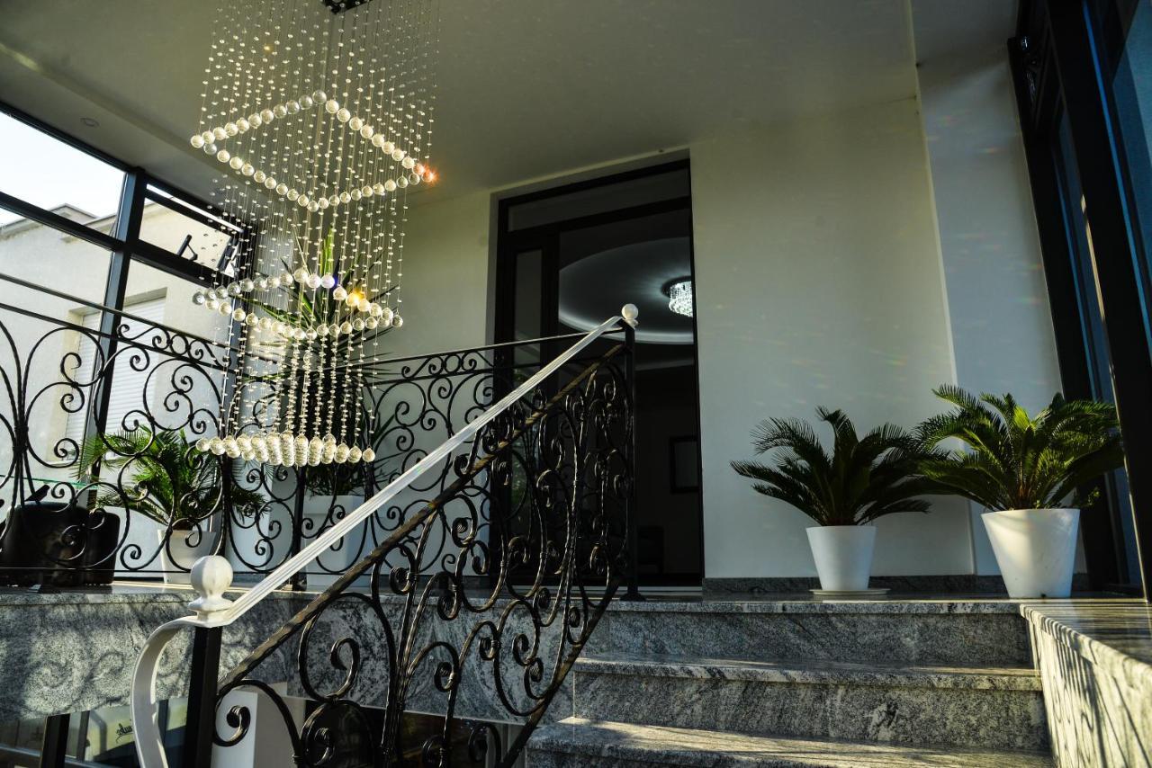 Mesecev Konak Nis Exterior foto